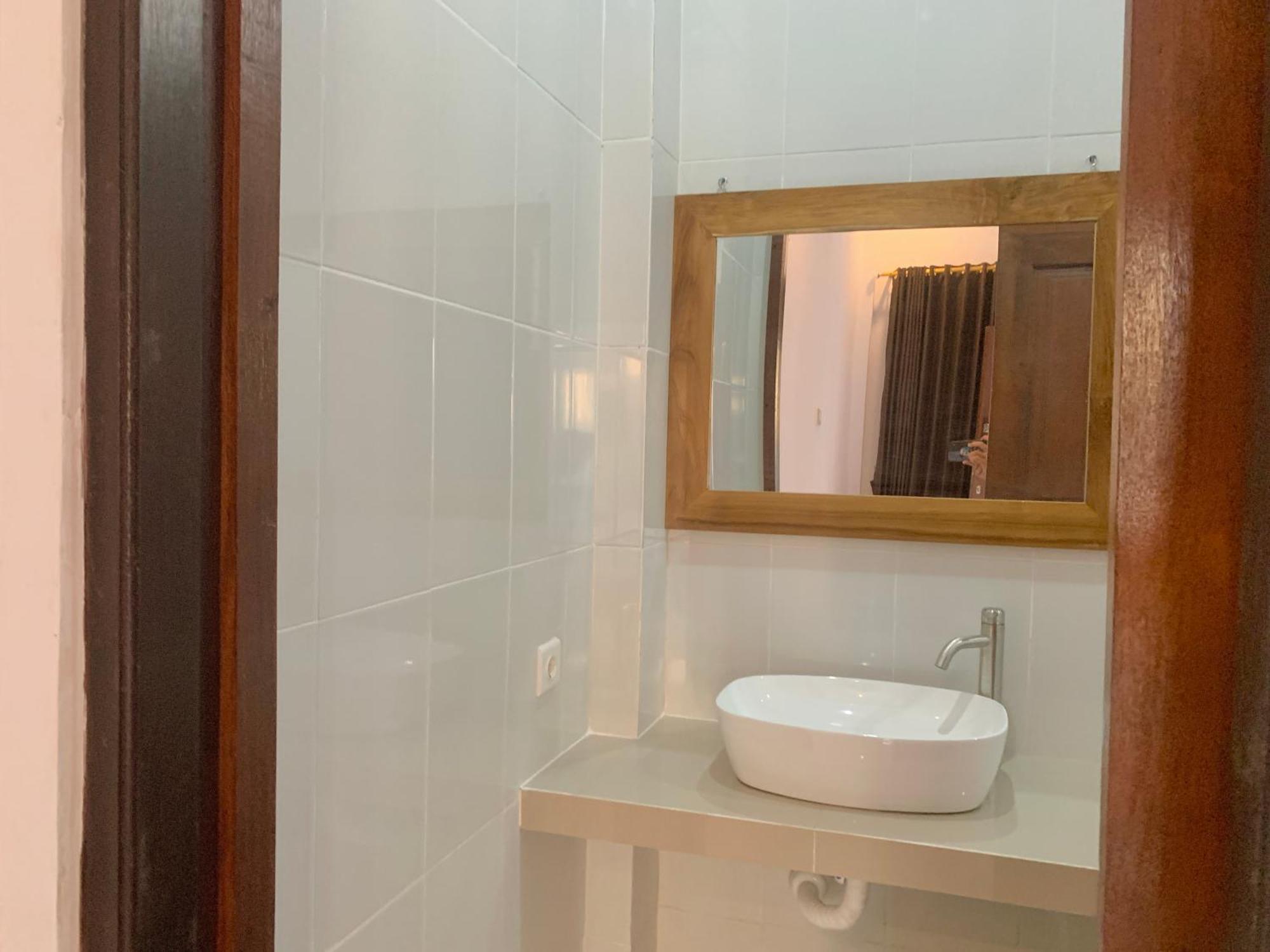 The Lima Home Stay In Canggu Esterno foto
